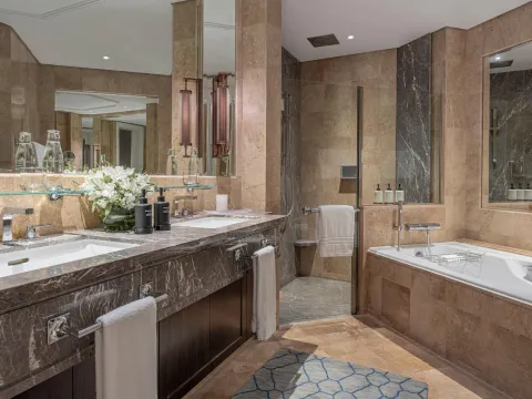 Four Seasons Hotel Singapore (SG Clean, Staycation Approved)